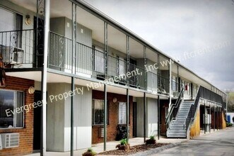 Building Photo - 824 N Garfield Ave