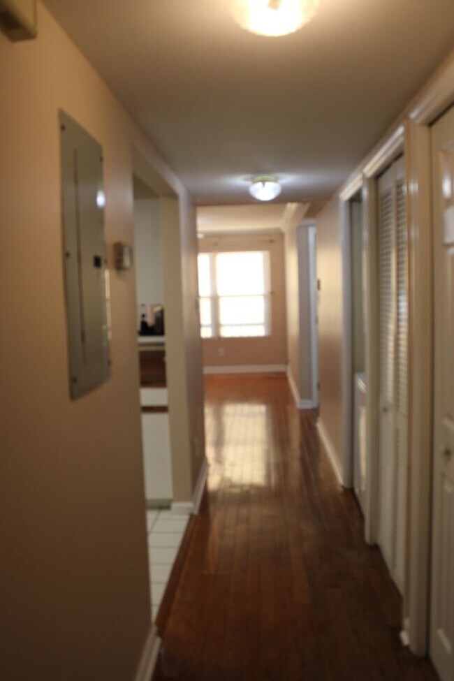 Foto del edificio - Laurel Villas Condominiums Available NOW t...