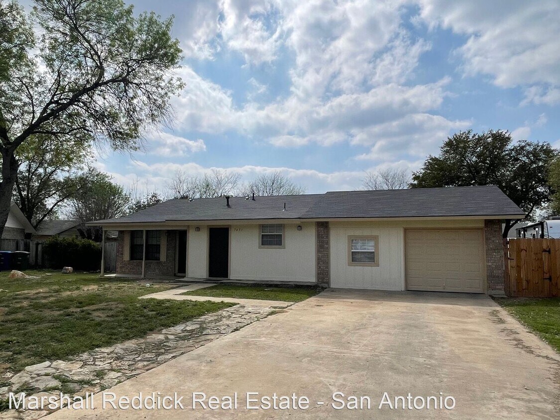 Primary Photo - 3 br, 2 bath House - 7451 Saddlewood St.