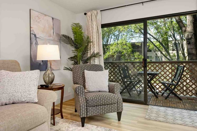 Photo - 320 N Civic Dr Apartment