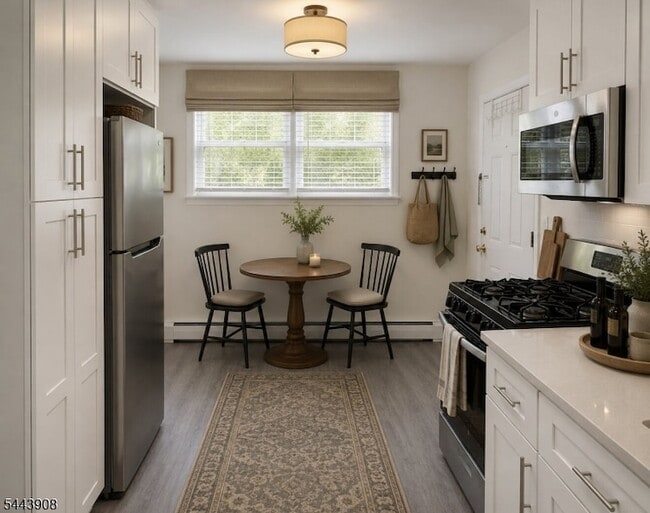 Photo - 118 Sheridan Ave Apartment