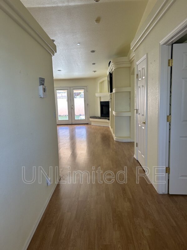 Foto principal - 4044 Cherry Tree Blvd