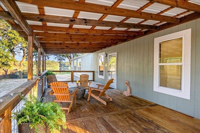 Foto del edificio - 409 Willow Dr