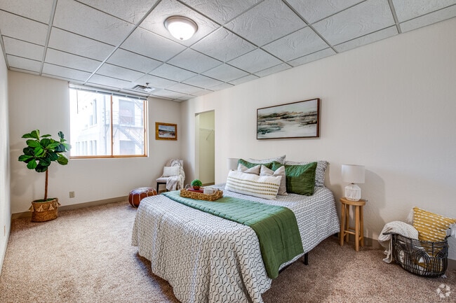 Building Photo - The Harbours Apartments