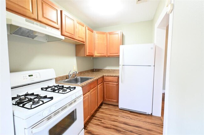 Building Photo - 3403 Cherrywood Rd