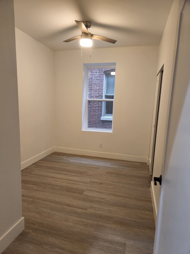 Bedroom 1 - 3914 De Tonty St