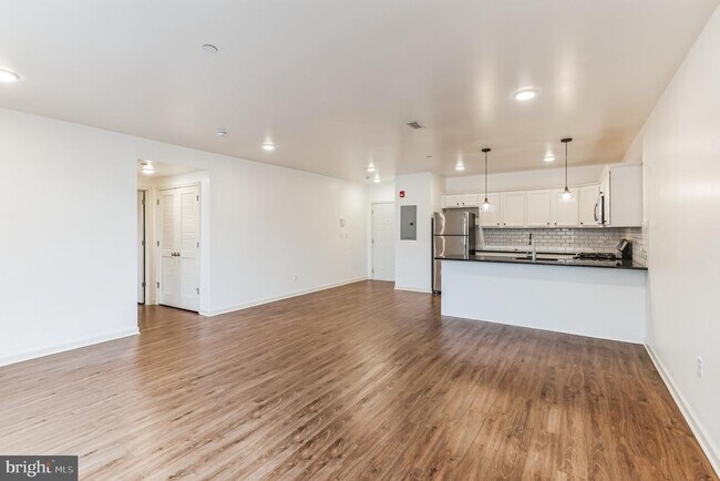 Foto del edificio - 6157 Ridge Ave