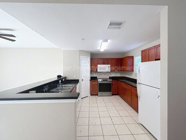 Foto del edificio - 6066 Gibson Ave