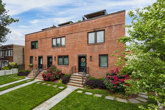 Foto del edificio - 428-432 N Henry St