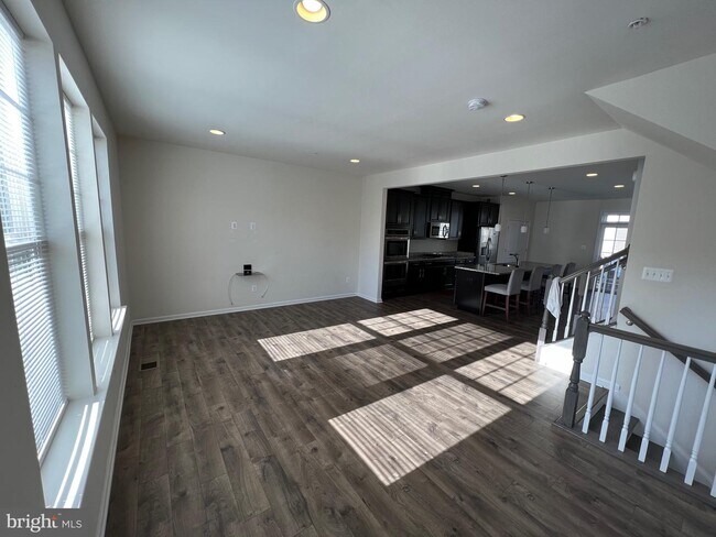 Foto del edificio - 6912 Stansbury Ln