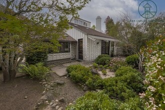 Building Photo - 9563 Oak Ct