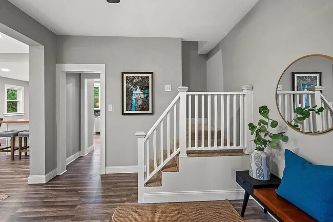 Foto del edificio - Gorgeous 4 or 5 bed 3.5 Bath in Madisonville!!