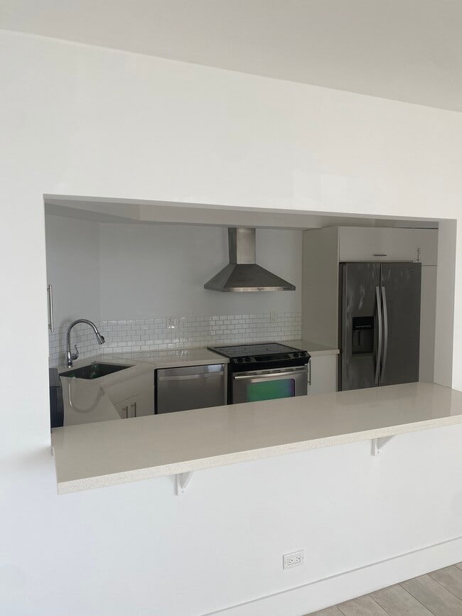 Building Photo - 1408 Brickell Bay Dr