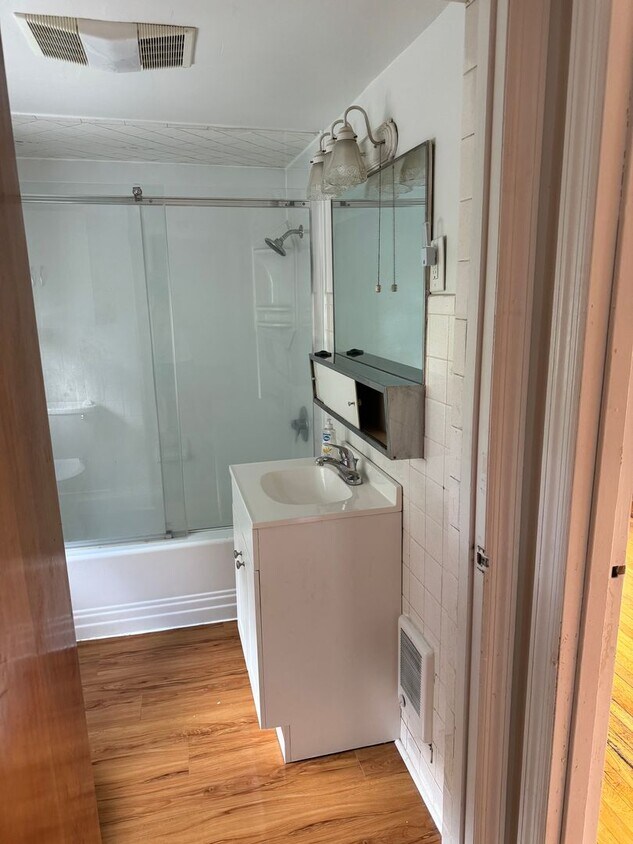 Foto principal - 2-bedroom House for Rent in Monongahela
