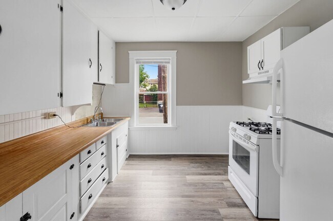Foto del edificio - 425-427 Wood Ave