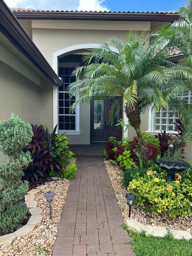 Building Photo - 6616 Cobia Cir