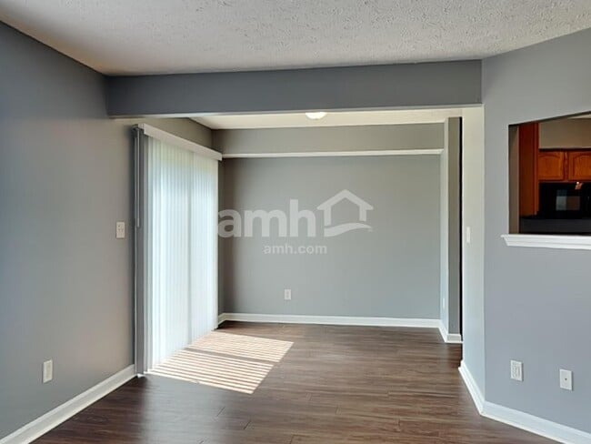 Building Photo - 16705 Greensboro Dr