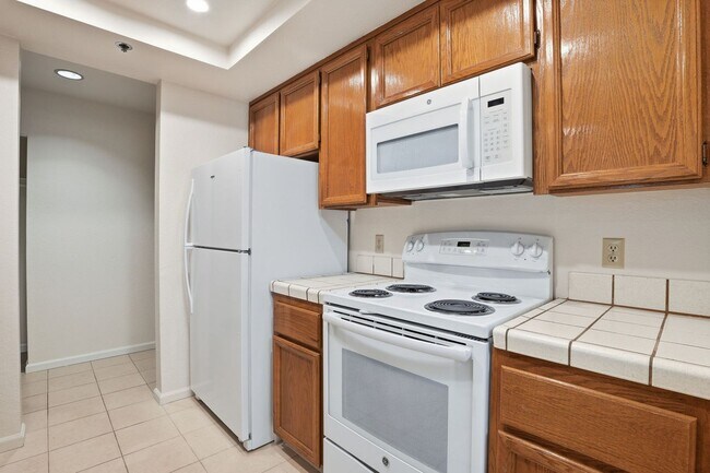 Foto del edificio - 2 bedroom 2 bath condo located at 406 W. Charleston Rd, Palo Alto 94301