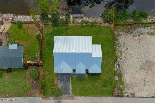 Building Photo - 27071 Holly Ln