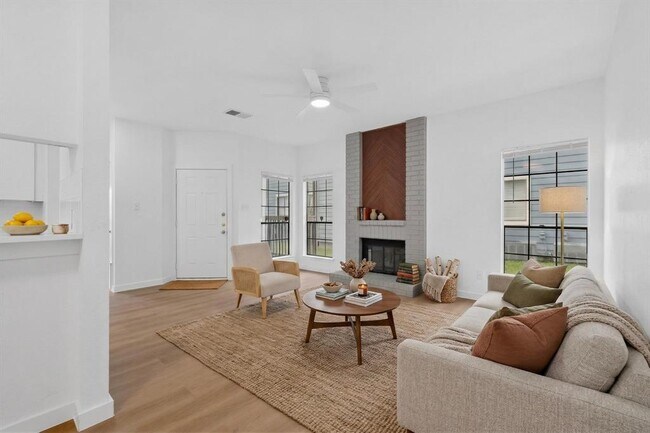 Foto del edificio - 11306 Nicole Cove