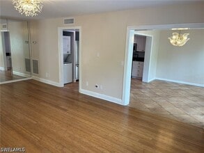 Building Photo - 104 Bobolink Way