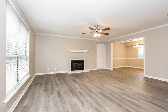 Foto del edificio - 105 Bordeaux Ct