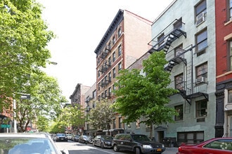 Building Photo - 110-112 Thompson St