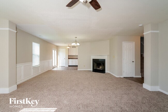 Building Photo - 2217 Hampton Dr