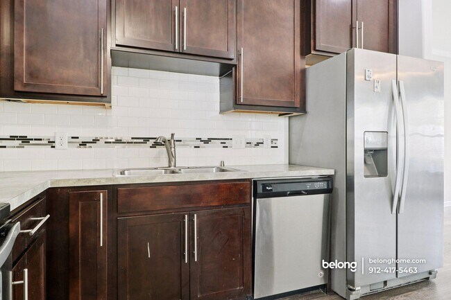 Foto del edificio - 310 Sonoma Dr