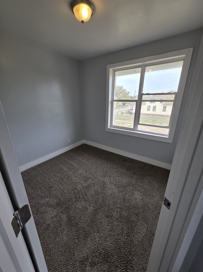 Middle Bedroom - 7061 Elmhurst St