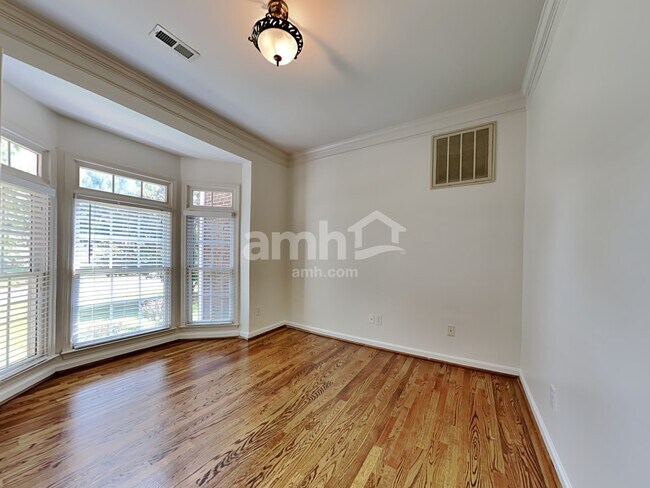 Building Photo - 5506 Fredrick St