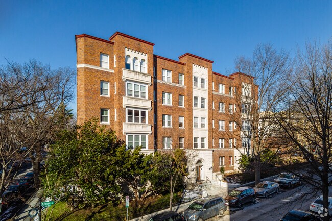 Building Photo - 1615 Kenyon St NW