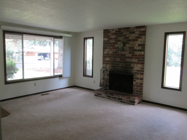 Photo - 17640 SW Wright St. House