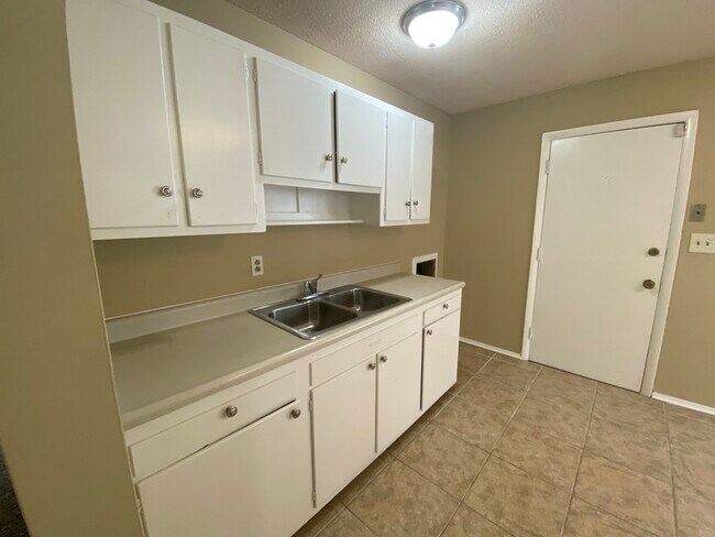 Foto del edificio - 2634 Alleghany St