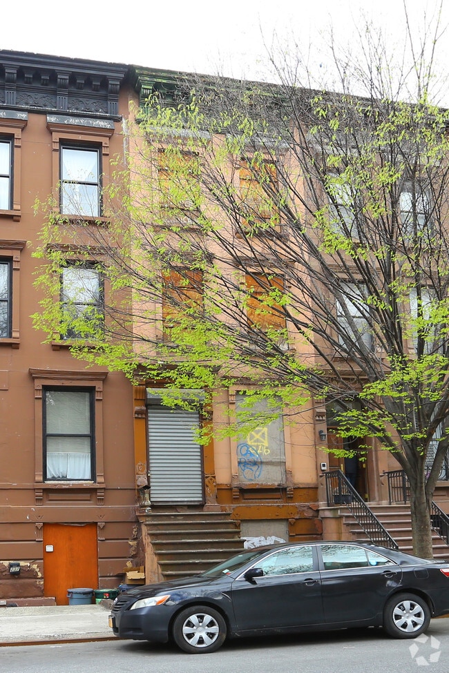 Building Photo - 235 W 131st St