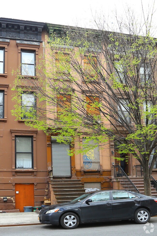 Foto del edificio - 235 W 131st St