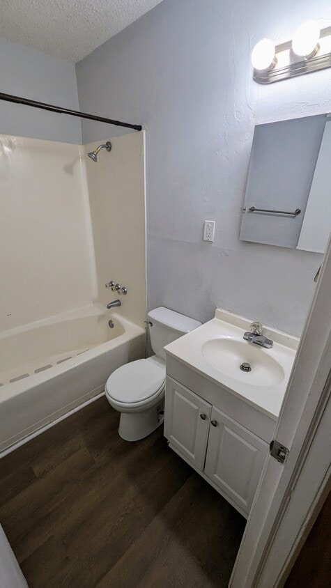Building Photo - 105 Carlton Ct