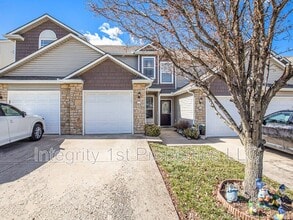 Building Photo - 210 N Pointe Ln