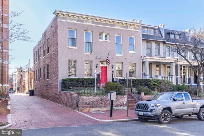 Foto del edificio - 424 11th St NE