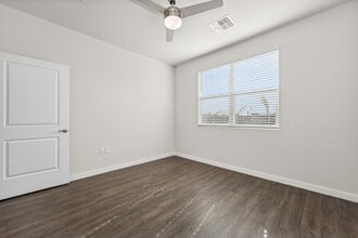 Interior Photo - Touchstone at South Mountain