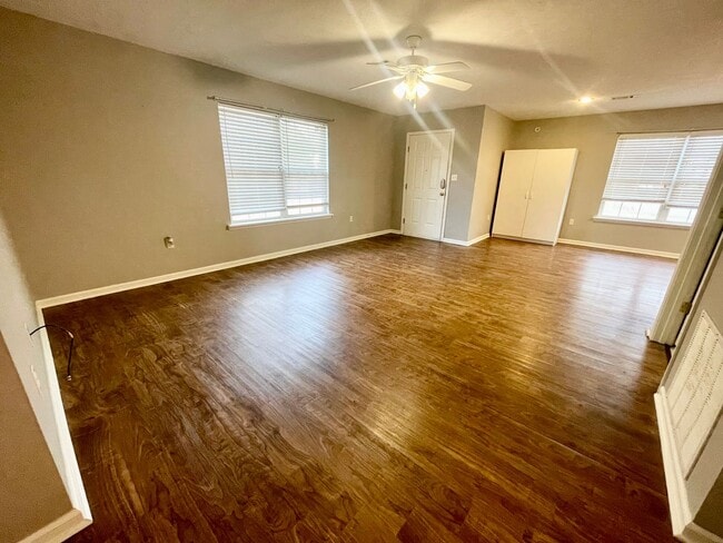 Foto del edificio - 1361 Davis St