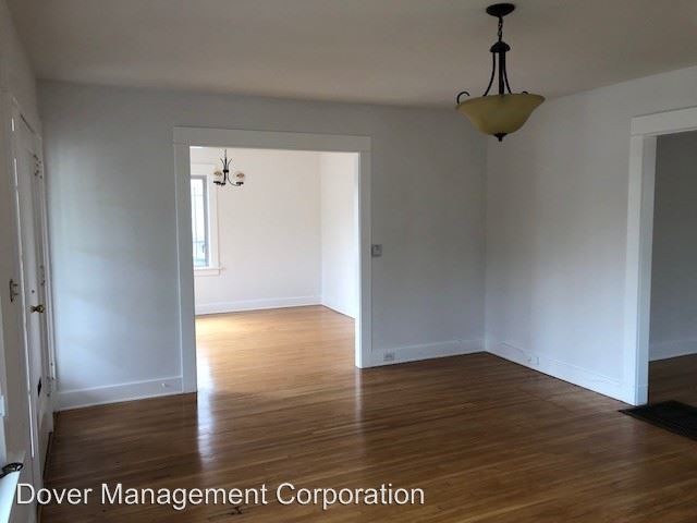Building Photo - 3 br, 1 bath House - 163 N. Alexandria Avenue