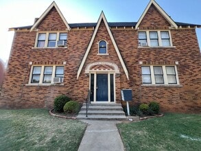 Building Photo - 2601 N Walker Ave
