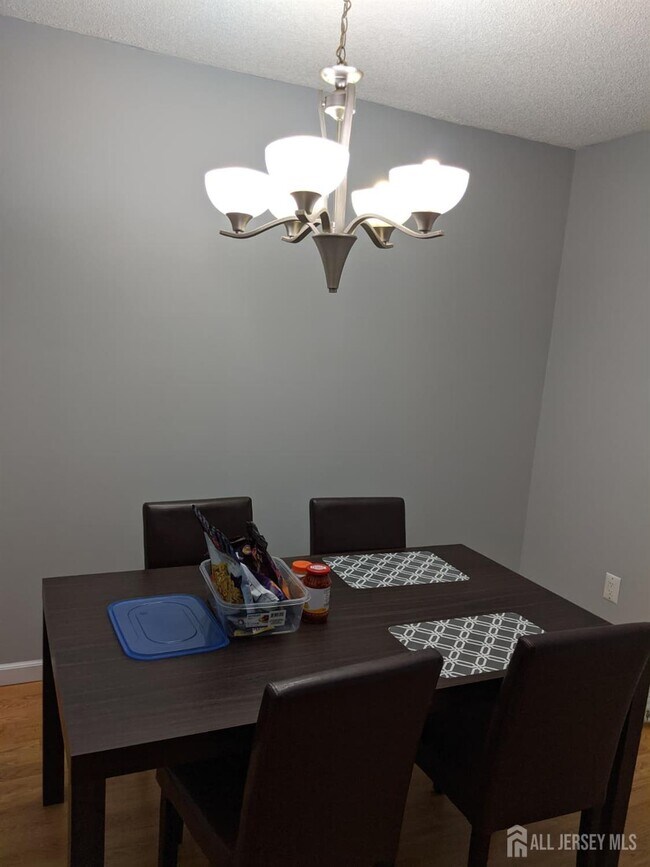Building Photo - 99 Brookview Cir