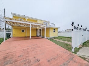 Building Photo - 5703 Fraser Ave
