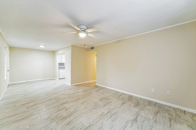 Building Photo - Renovated  condo in the heart of McAllen, ...