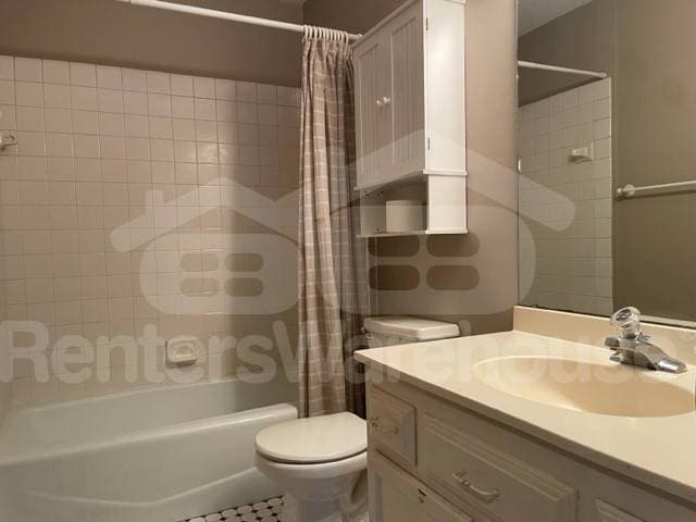 Building Photo - 301 3rd St S