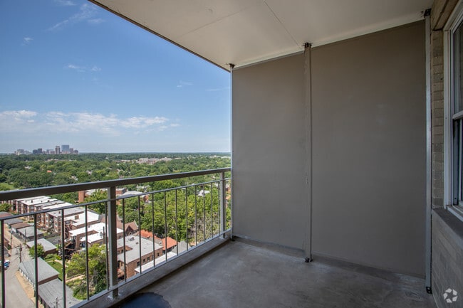 1BR, 1BA - 766 SF Model - Dorchester Apartments