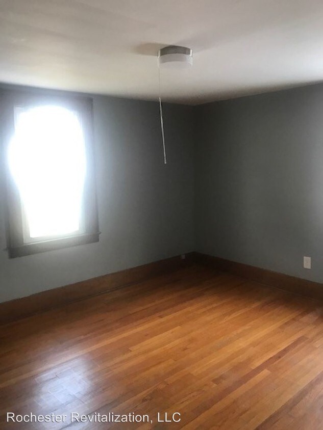 Foto del edificio - 3 br, 1.5 bath House - 405 Fernwood