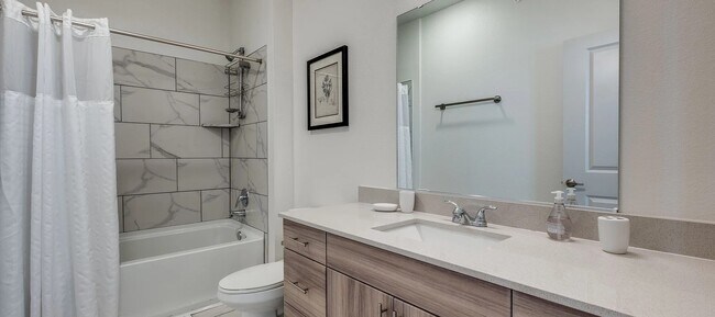 Foto del edificio - 10030 Garland Rd